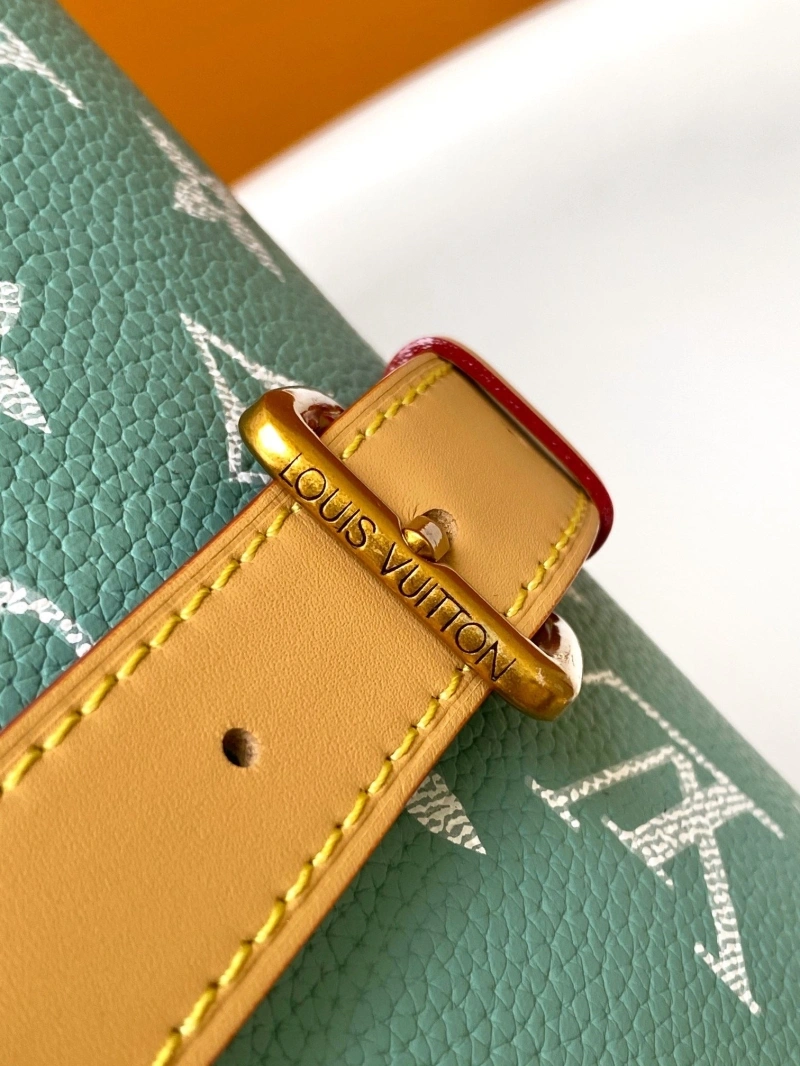 LV Travel Bags 4233A-1570