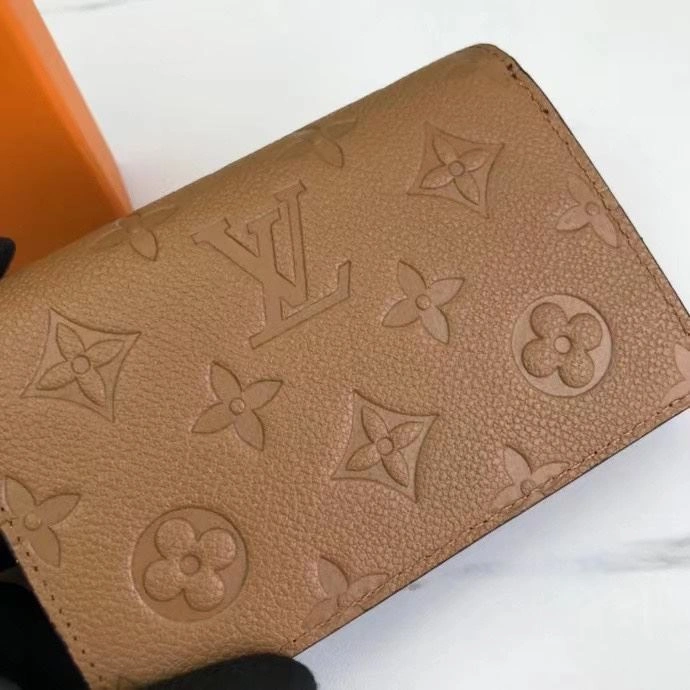 LV Wallets 4233A-2038