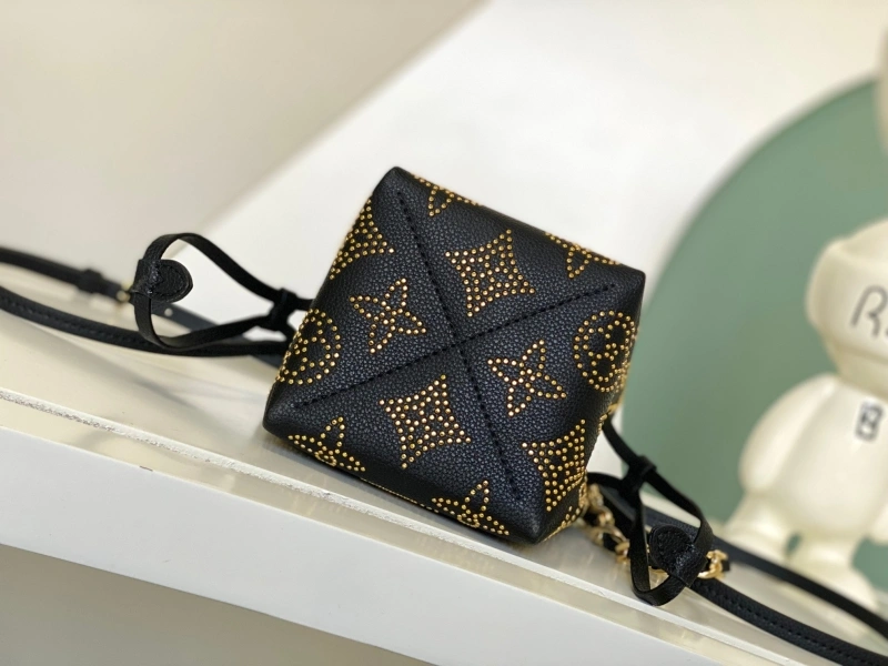 LV Bucket Bags 4233D-0006