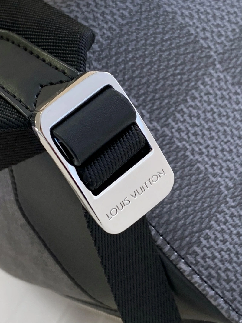 LV Backpacks 4233D-0076