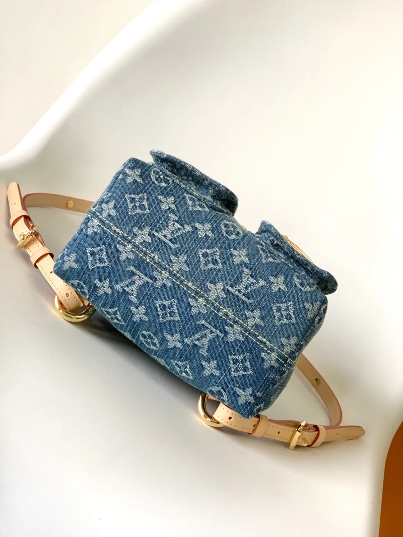 LV Backpacks 4233D-0083