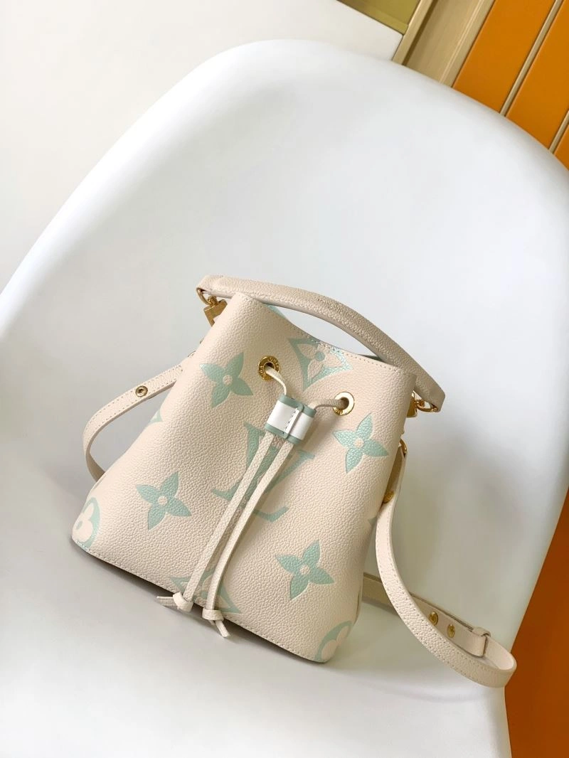 LV Bucket Bags 4233F-0124