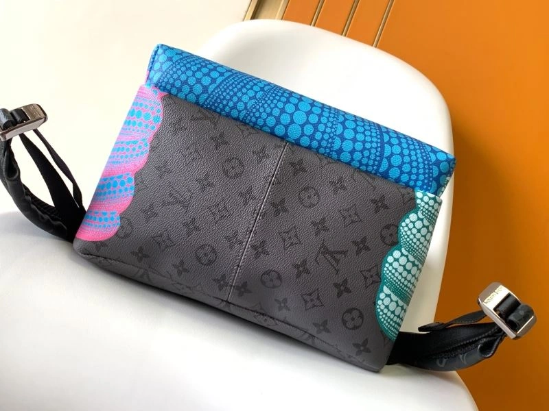 LV Backpacks 4233F-0163
