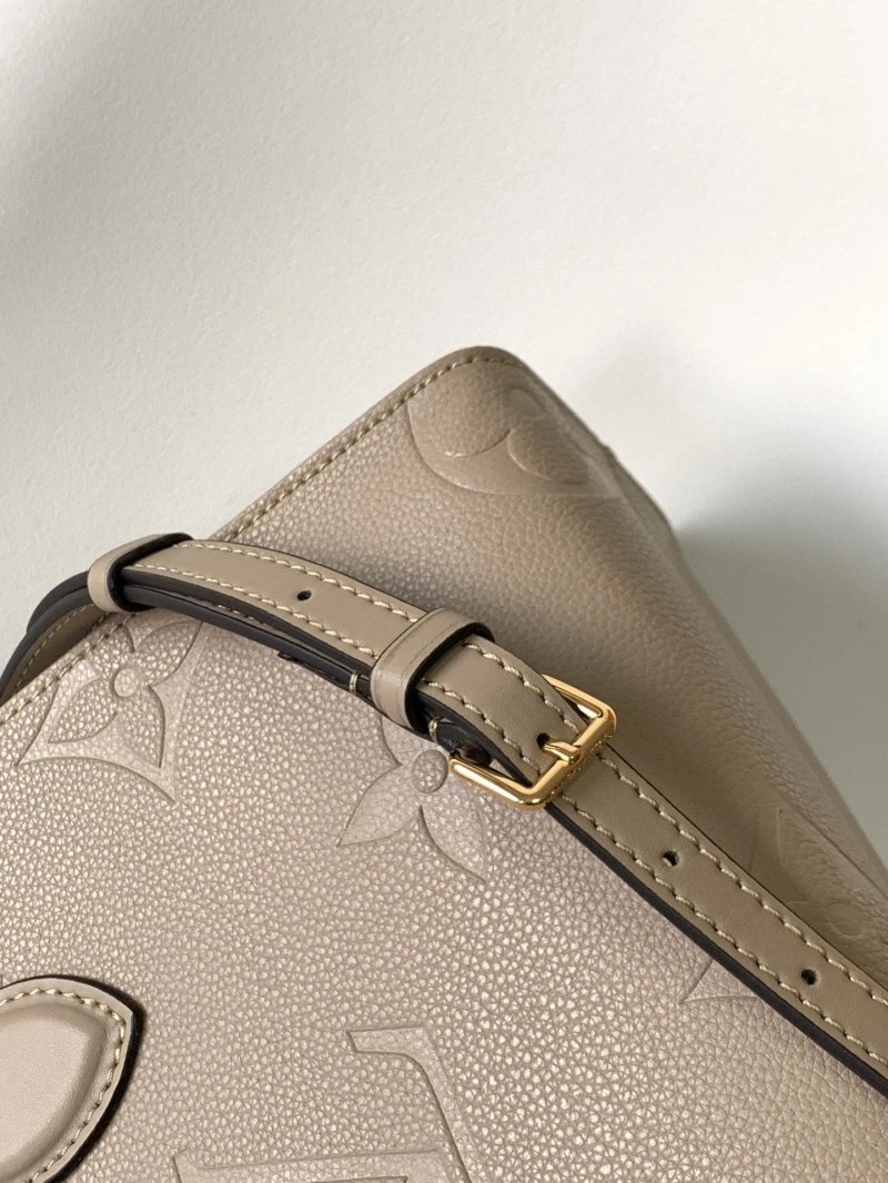 LV Shopping Bags 4233G-0081