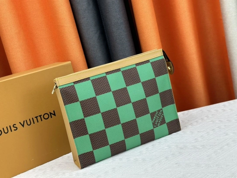 LV Wallets 4233G-0391