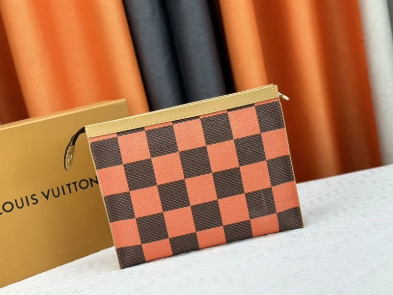 LV Wallets 4233G-0392