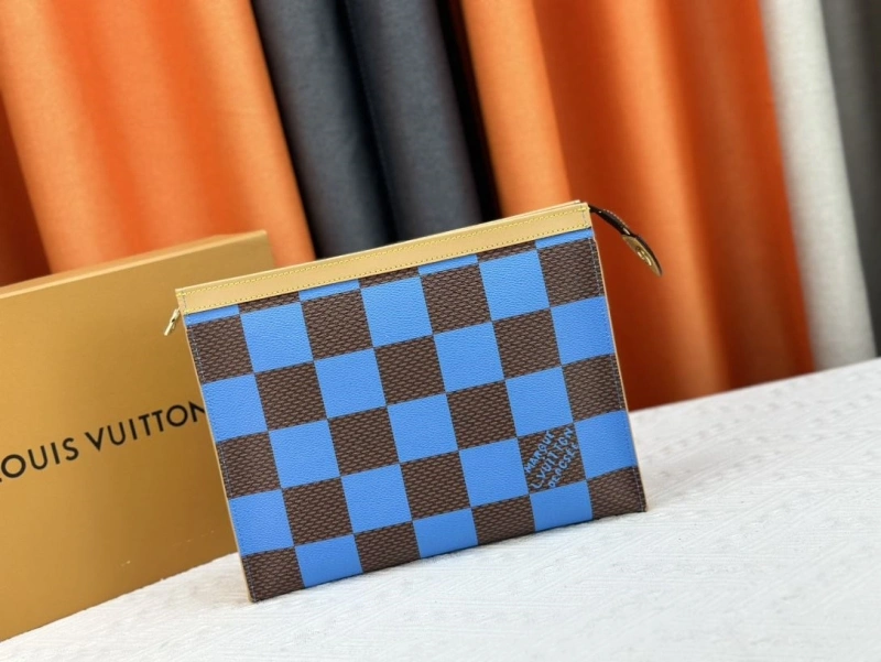 LV Wallets 4233G-0393