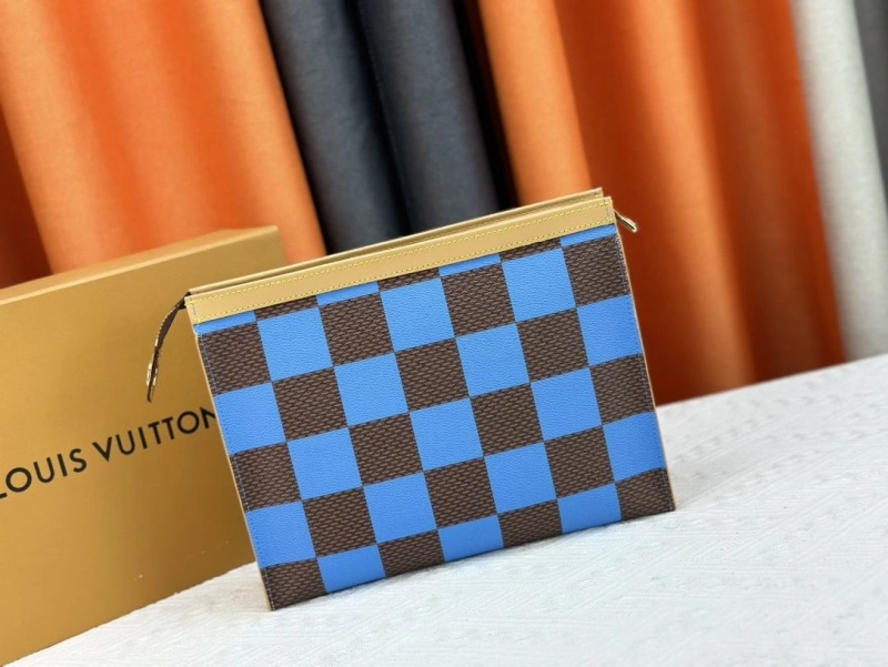 LV Wallets 4233G-0393