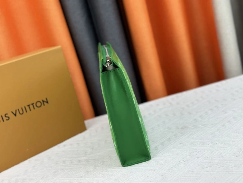 LV Wallets 4233G-0396