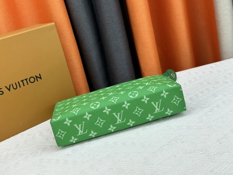 LV Wallets 4233G-0396