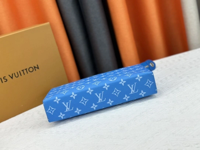 LV Wallets 4233G-0397