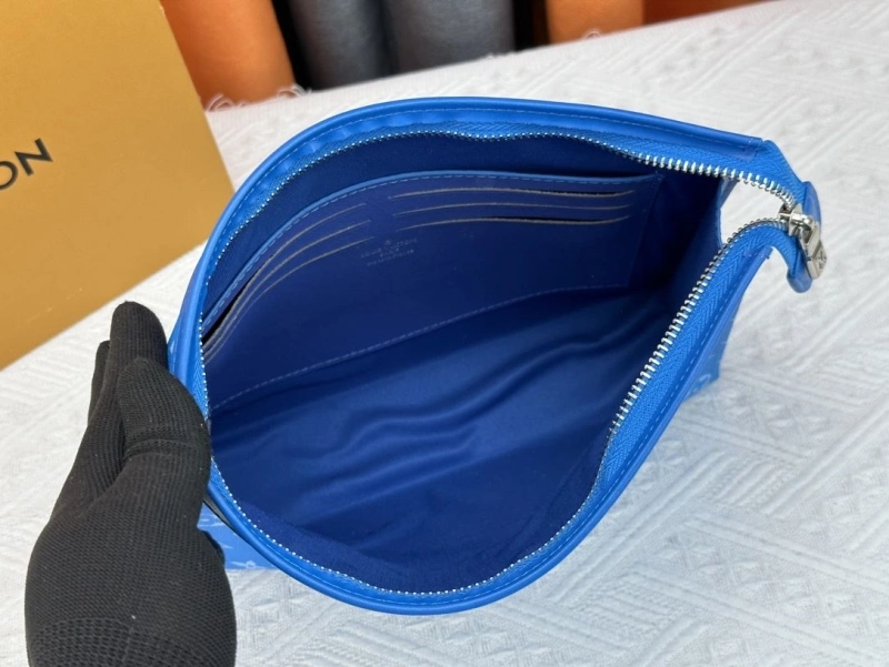 LV Wallets 4233G-0397