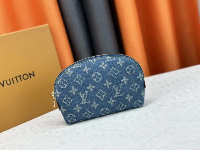 LV Wallets 4233G-0398