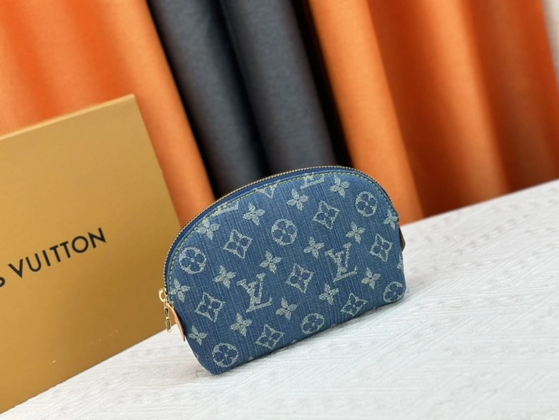 LV Wallets 4233G-0398