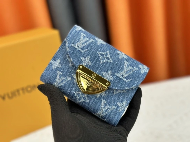 LV Wallets 4233G-0418