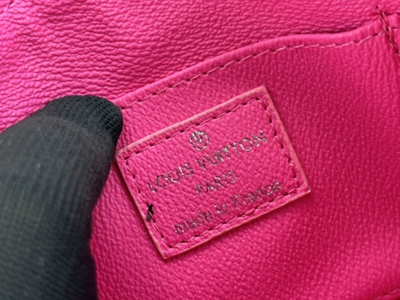 LV Clutch Bags 4233G-0426