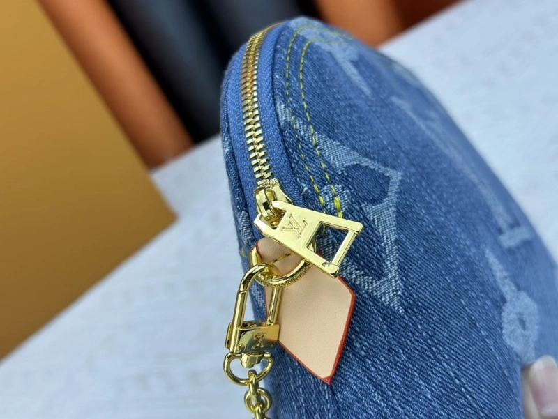 LV Clutch Bags 4233G-0443