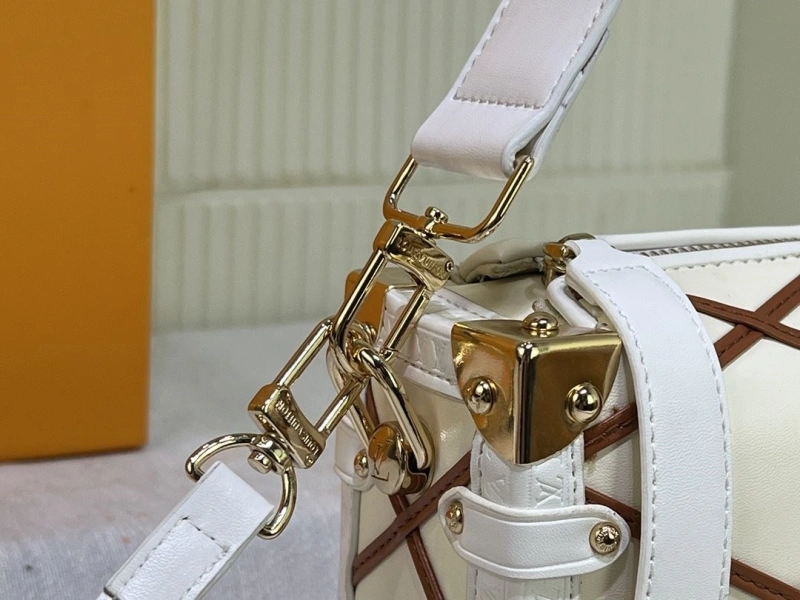 LV Box Bags 4233G-0488