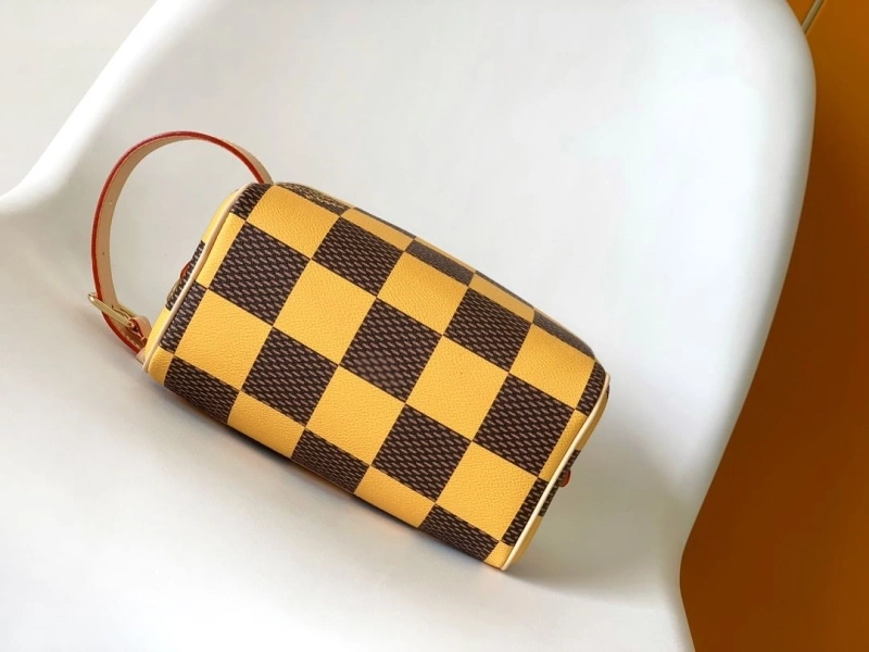 LV Cosmetic Bags 4233G-1074