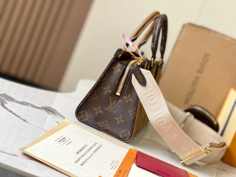 LV Shopping Bags 4233H-0250