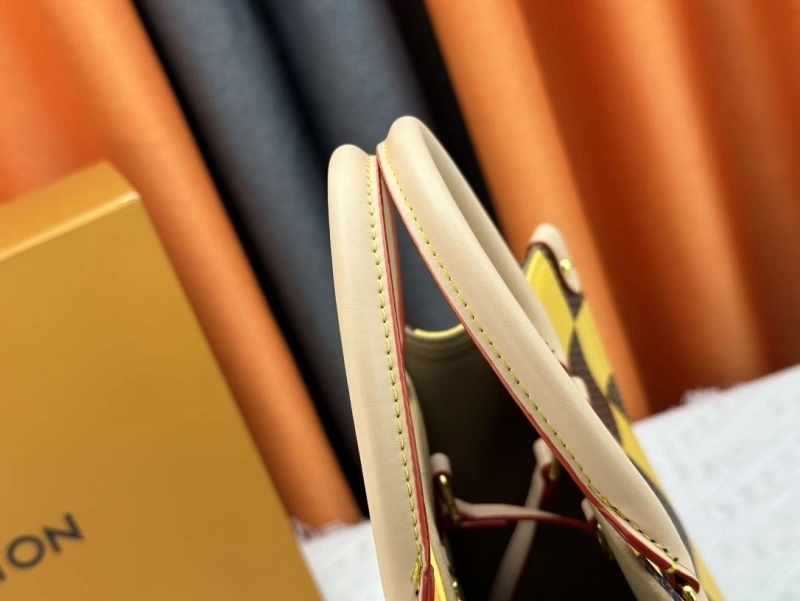 LV Shopping Bags 4233H-0304