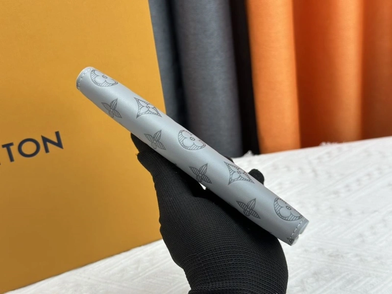 LV Wallets 4233H-0346