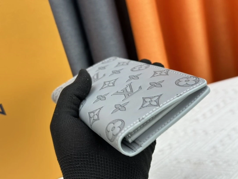 LV Wallets 4233H-0346