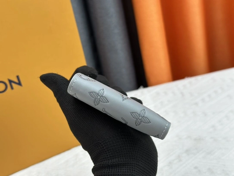 LV Wallets 4233H-0347