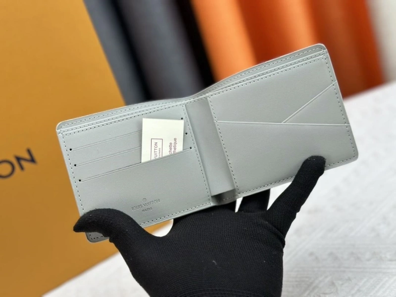 LV Wallets 4233H-0347