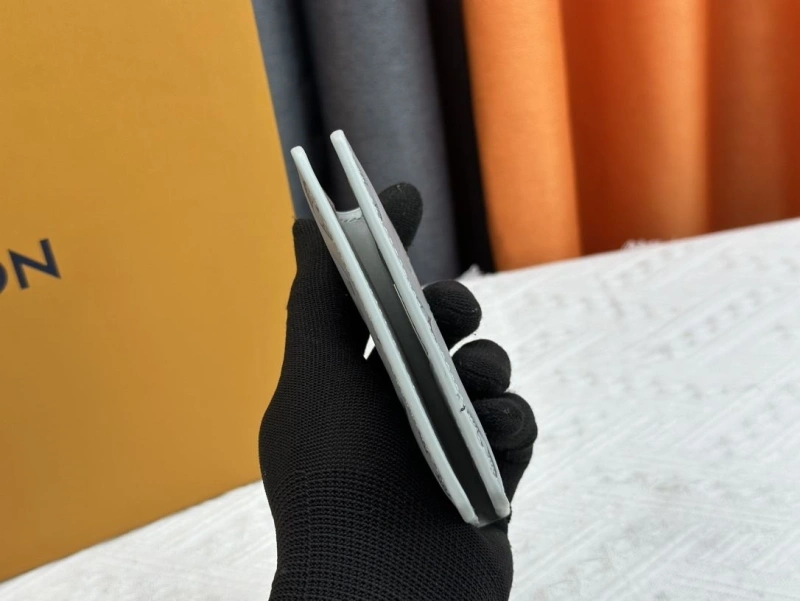 LV Wallets 4233H-0348