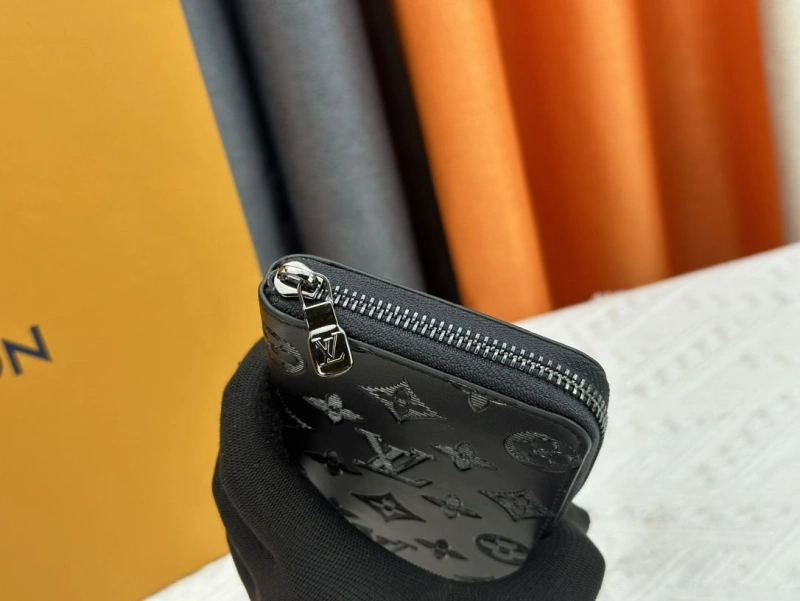 LV Wallets 4233H-0349