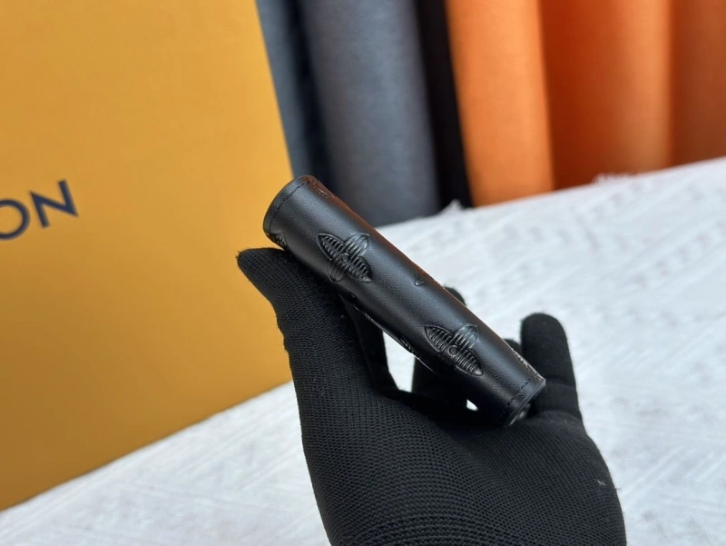 LV Wallets 4233H-0351