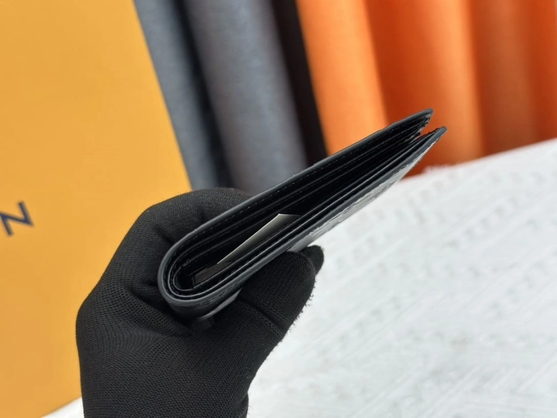 LV Wallets 4233H-0351