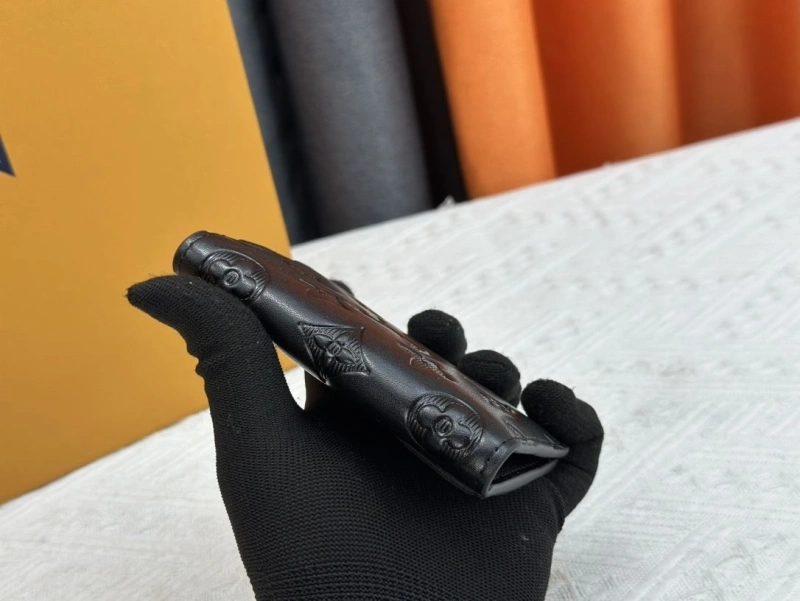 LV Wallets 4233H-0352