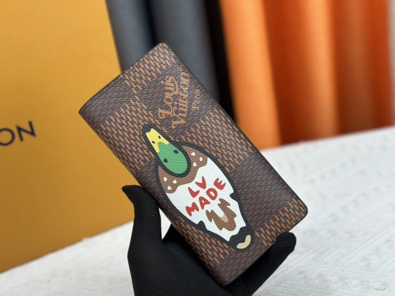 LV Wallets 4233H-0353