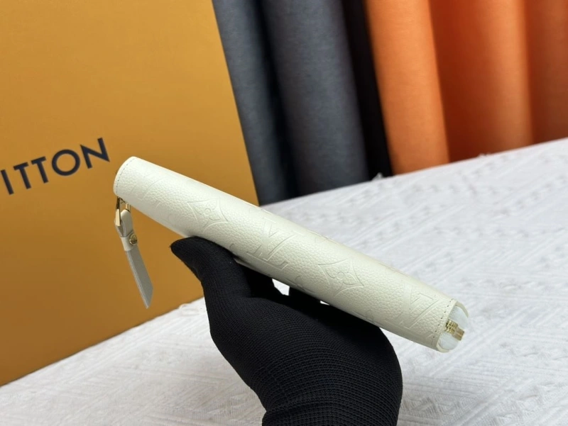 LV Wallets 4233H-0357