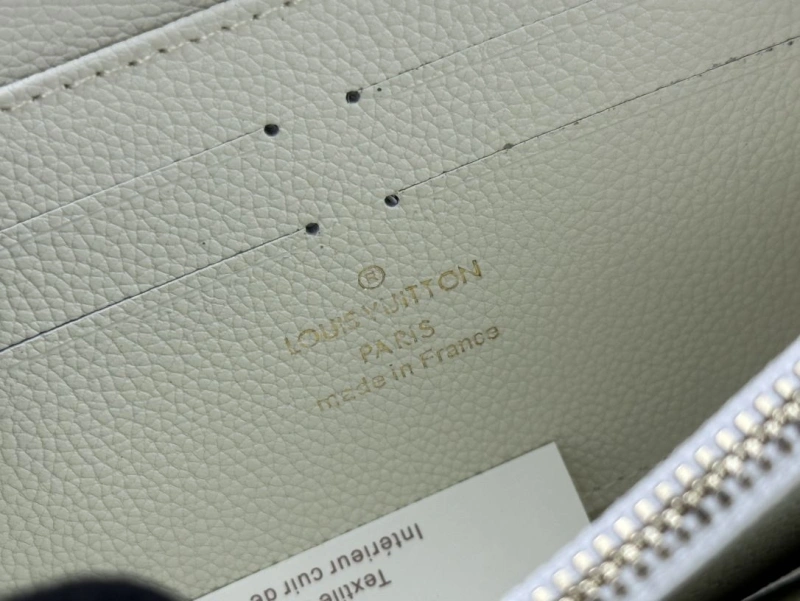 LV Wallets 4233H-0357