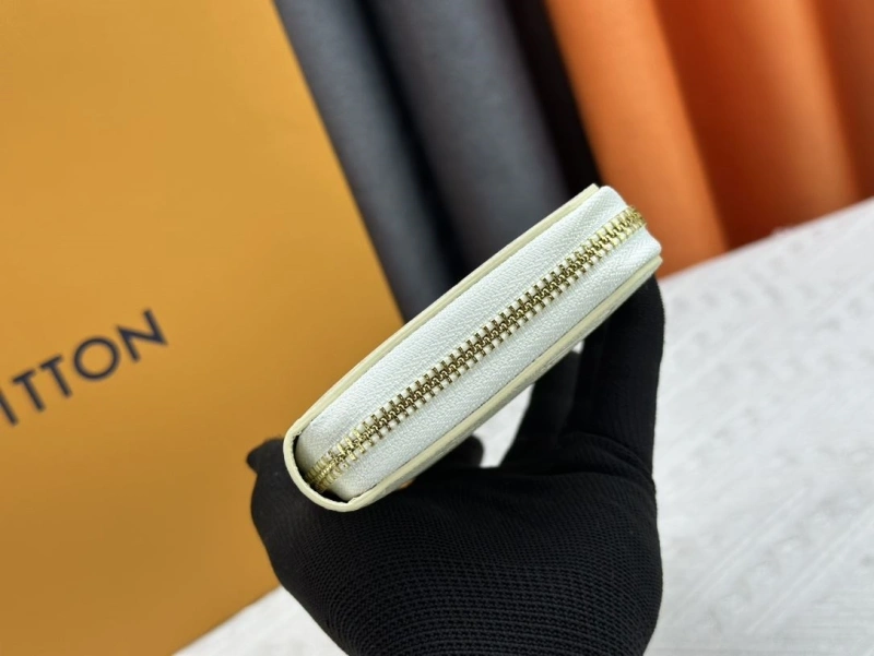 LV Wallets 4233H-0357