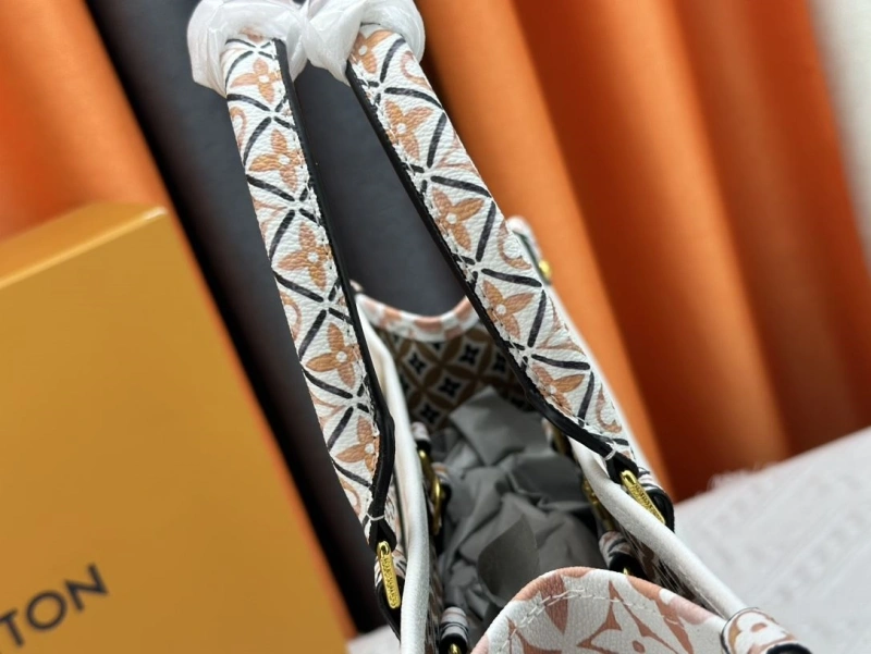 LV Shopping Bags 4233H-0379