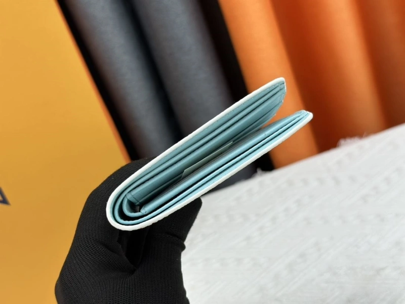 LV Wallets 4233H-0396