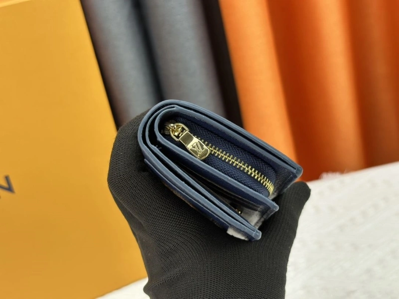 LV Wallets 4233H-0397