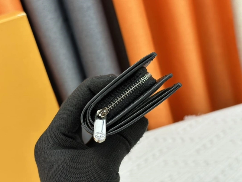 LV Wallets 4233H-0398