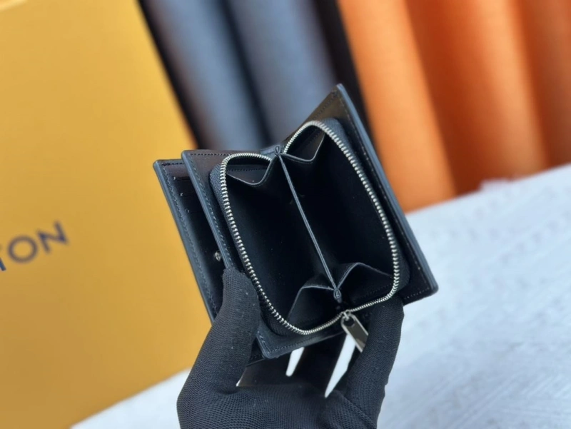 LV Wallets 4233H-0398