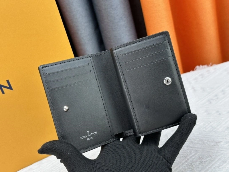 LV Wallets 4233H-0398