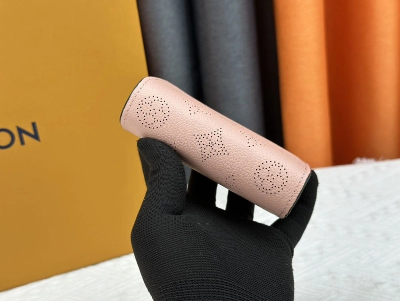 LV Wallets 4233H-0400