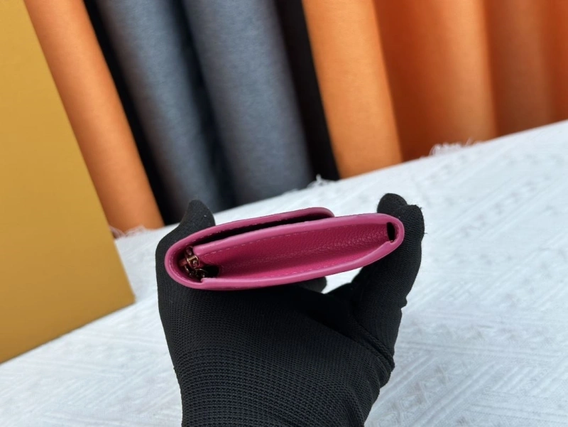 LV Wallets 4233H-0402