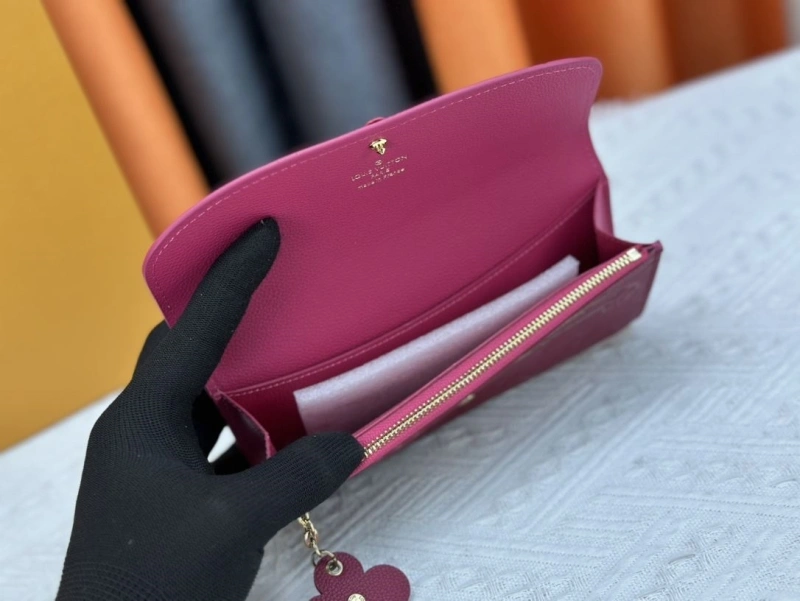 LV Wallets 4233H-0402