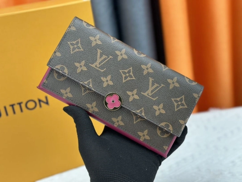 LV Wallets 4233H-0404