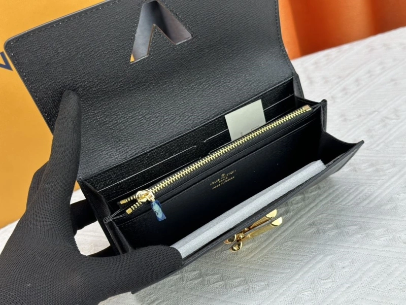 LV Wallets 4233H-0441