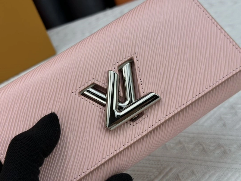 LV Wallets 4233H-0443